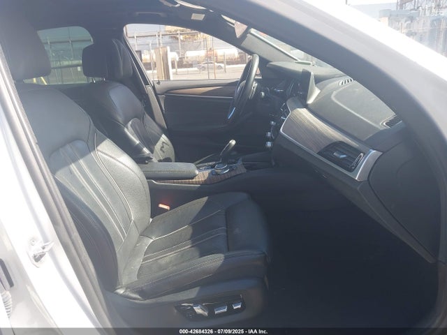 WBAJA9C55JB033916 BMW 2018