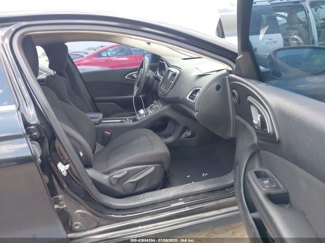 1C3CCCABXFN689566 Chrysler 2015