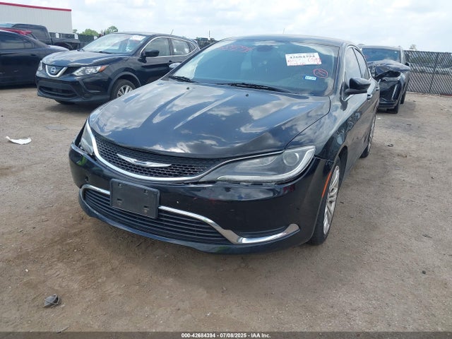 1C3CCCABXFN689566 Chrysler 2015