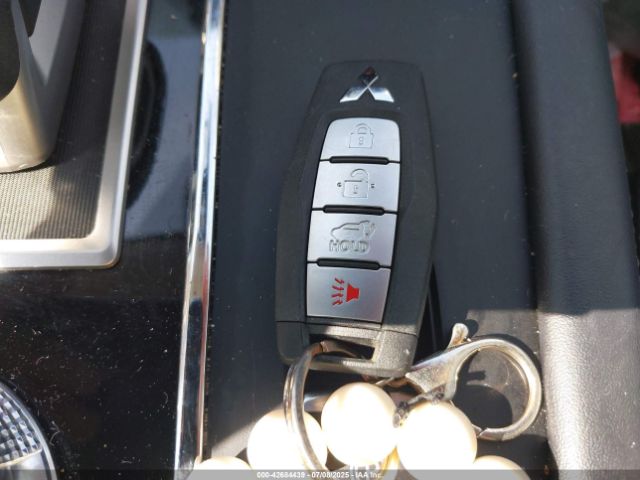 2023 MITSUBISHI OUTLANDER JA4J3UA83PZ051368 Photo 10