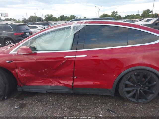 Tesla MODEL X 2018 5YJXCAE26JF090277 Image 13