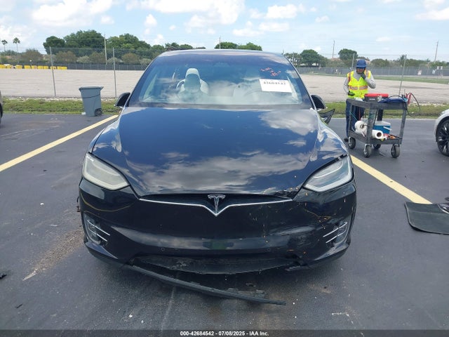 Tesla 2018 2018 5YJXCBE40JF106271 Image 13