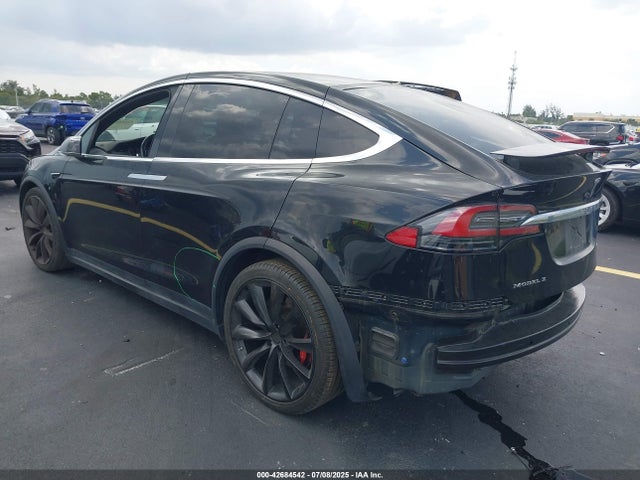 2018 TESLA MODEL X 5YJXCBE40JF106271 Photo 2