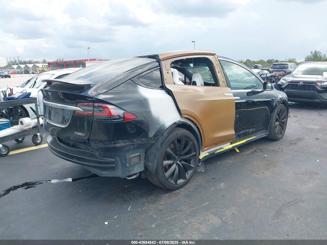 2018 TESLA MODEL X 5YJXCBE40JF106271 Photo 3
