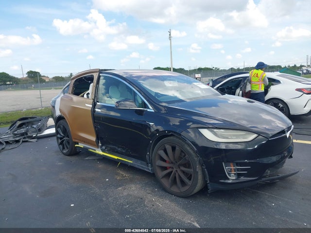 2018 TESLA MODEL X 5YJXCBE40JF106271 Photo 5