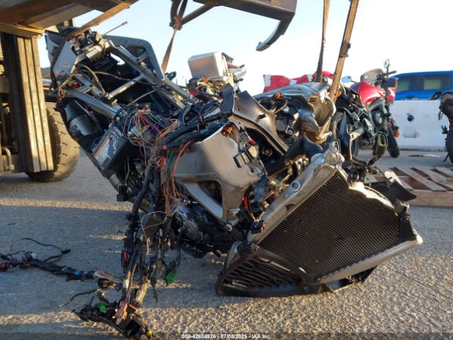 2021 APRILIA RSV4 ZD4KYUA05MS000226