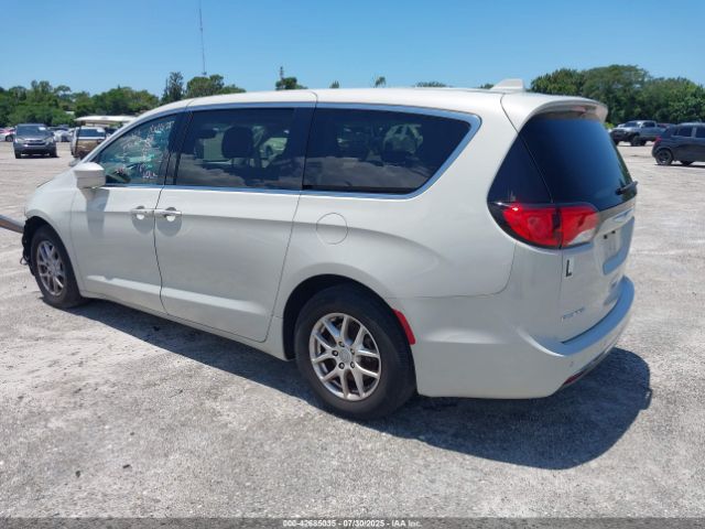 2020 CHRYSLER PACIFICA 2C4RC1FG1LR233808 Photo 2