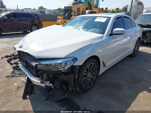 WBAJA9C51KB399759 BMW 530e