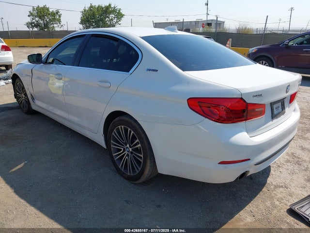 WBAJA9C51KB399759 BMW 530e