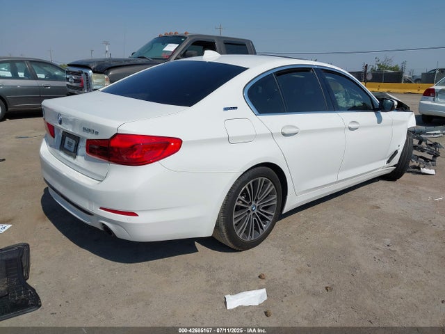 WBAJA9C51KB399759 BMW 530e