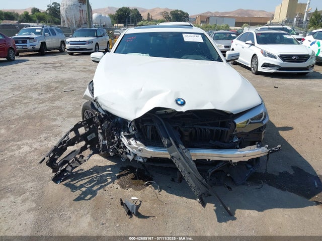 WBAJA9C51KB399759 BMW 530e