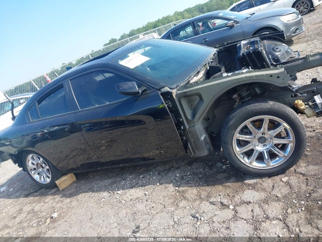 42685339 :رقم المزاد ، 2C3CDXL91FH883555 vin ، 2015 Dodge Charger Srt Hellcat مزاد بيع