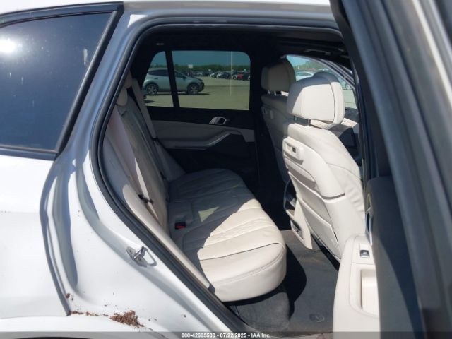2019 BMW X5 5UXCR6C51KLL10302 Photo 7
