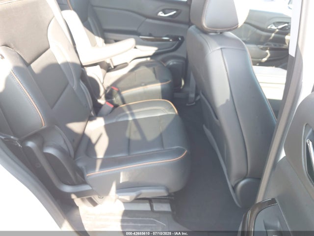 1GKKNLLS5PZ100498 GMC lgx