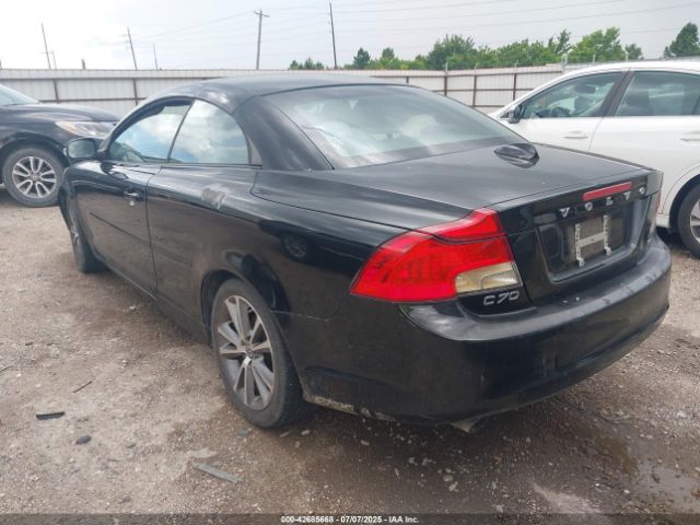 2011 VOLVO C70 YV1672MC9BJ107979 Photo 2