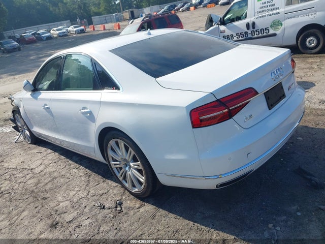 2015 AUDI A8 WAUJGAFD7FN010923 Photo 2