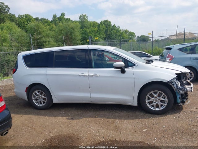 Chrysler Voyager 2022 2C4RC1CG6NR103403 Image 13