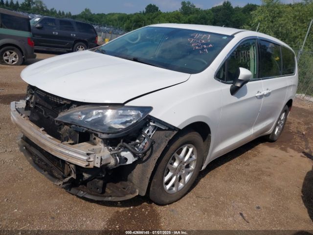 2022 CHRYSLER VOYAGER 2C4RC1CG6NR103403 Photo 1