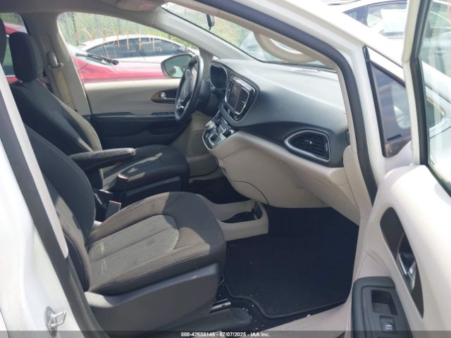 2022 CHRYSLER VOYAGER 2C4RC1CG6NR103403 Photo 4
