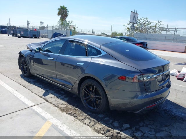 2015 TESLA MODEL S 5YJSA1E18FF104436 Photo 2