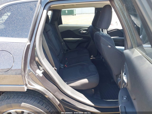1C4PJMCSXGW296586 Jeep Cherokee