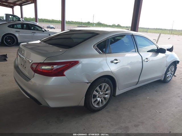 Nissan 2018 2018 1N4AL3AP1JC289601 Image 4