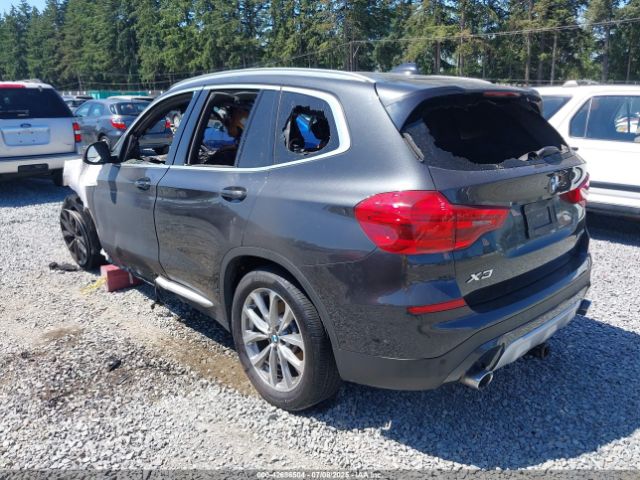 2018 BMW X3 5UXTR9C57JLD71690 Photo 2