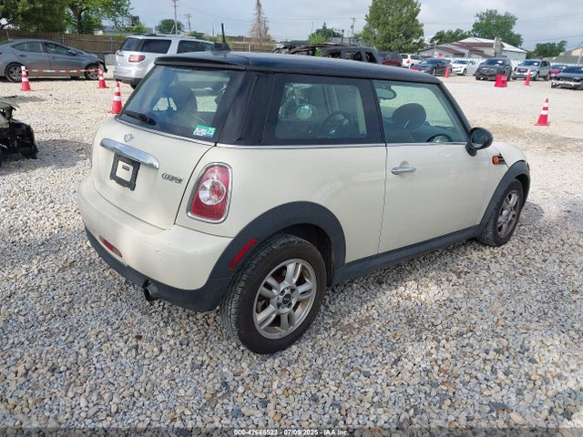 2012 MINI COOPER WMWSU3C58CT543280 Photo 3