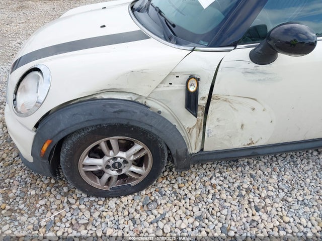 2012 MINI COOPER WMWSU3C58CT543280 Photo 5