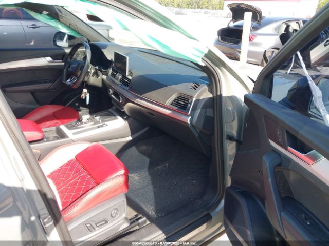 2019 AUDI SQ5 WA1B4AFY0K2075072 Photo 4