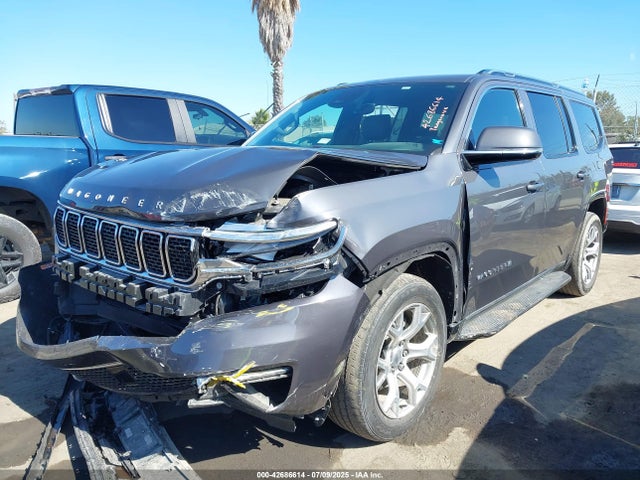 1C4SJVBT1NS137258 Jeep Wagoneer