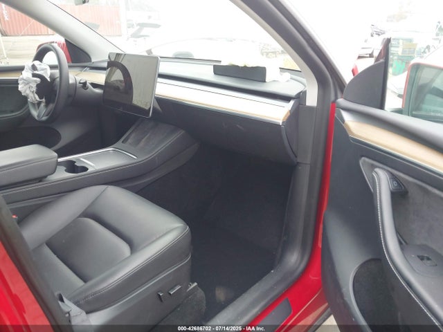 Tesla Model Y 2023 7SAYGDEE1PA034003 Image 5