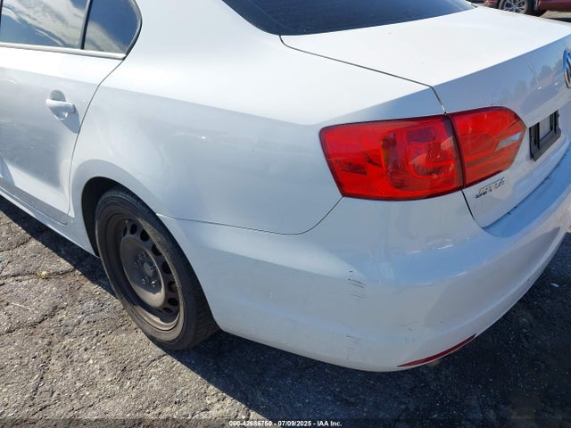 3VWD17AJ8EM284395 Volkswagen 2014