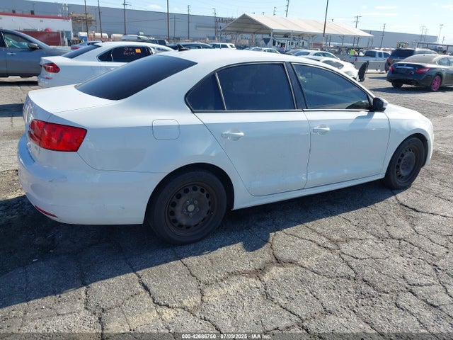 3VWD17AJ8EM284395 Volkswagen 2014