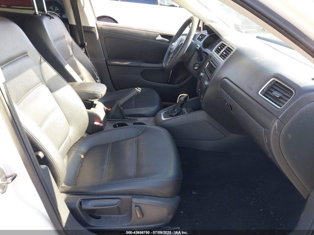 3VWD17AJ8EM284395 Volkswagen 2014