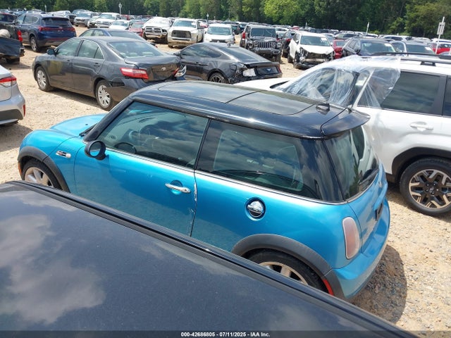 2004 MINI COOPER S WMWRE33424TD76762 Photo 2