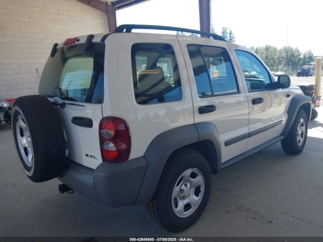 2005 JEEP LIBERTY 1J4GL48K05W715488 Photo 3