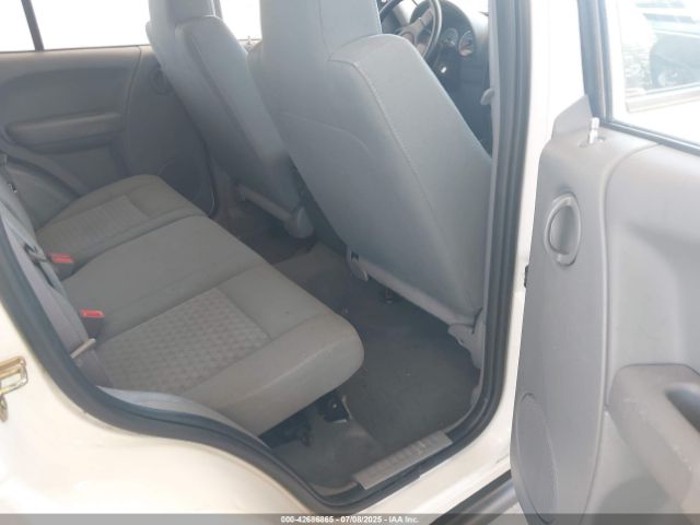 2005 JEEP LIBERTY 1J4GL48K05W715488 Photo 7