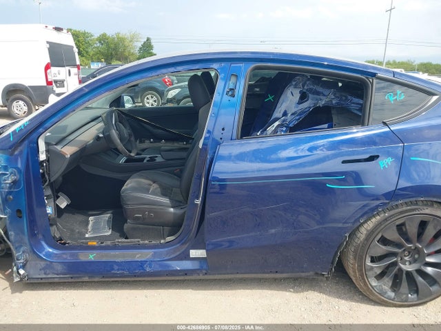 7SAYGDEF4NF461992 Tesla Model Y