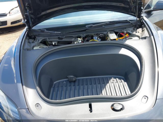 2025 TESLA MODEL 3 5YJ3E1EB1SF929424 Photo 9