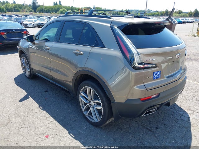 2020 CADILLAC XT4 1GYFZFR48LF024292 Photo 2