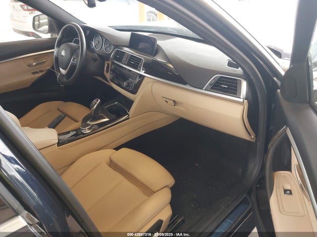 WBA8B9G33HNU56541 BMW 2017