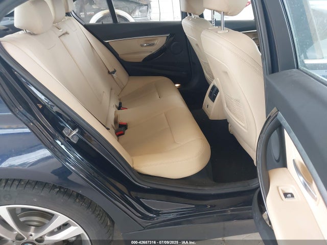 WBA8B9G33HNU56541 BMW 2017