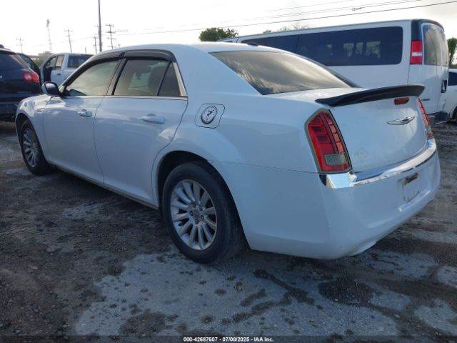 2013 CHRYSLER 300 2C3CCAAG4DH508533 Photo 2