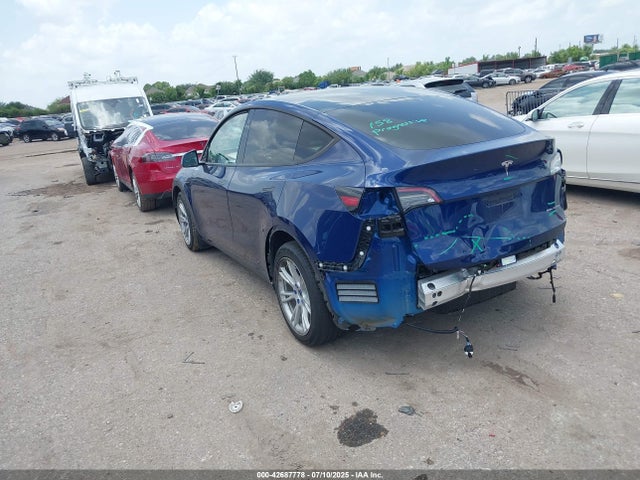 2021 TESLA MODEL Y 5YJYGDEE4MF090058 Photo 2