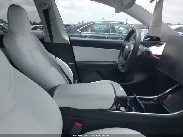 2021 TESLA MODEL Y 5YJYGDEE4MF090058 Photo 4