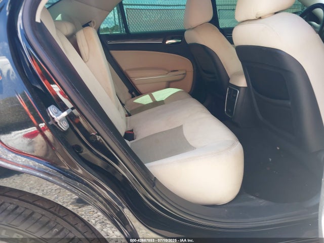 2C3CCAAGXJH320840 Chrysler 300