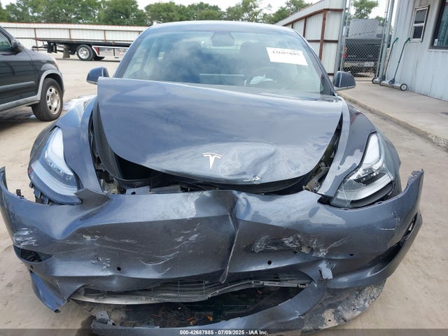 5YJ3E1EB7LF663182 Tesla 2020