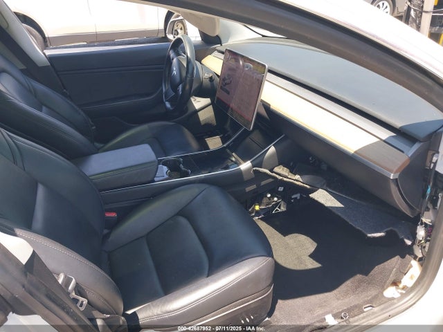 2019 TESLA MODEL 3 5YJ3E1EAXKF309758 Photo 4