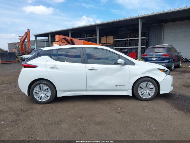 1N4AZ1CP8JC304644 Nissan LEAF S